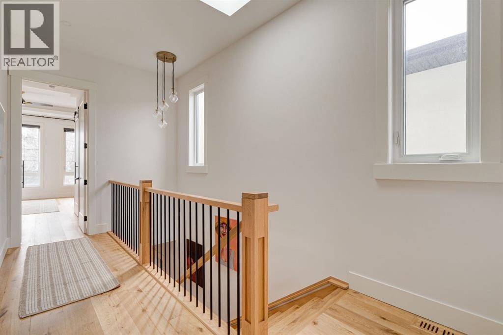 2440 31 Avenue SW — photo 30