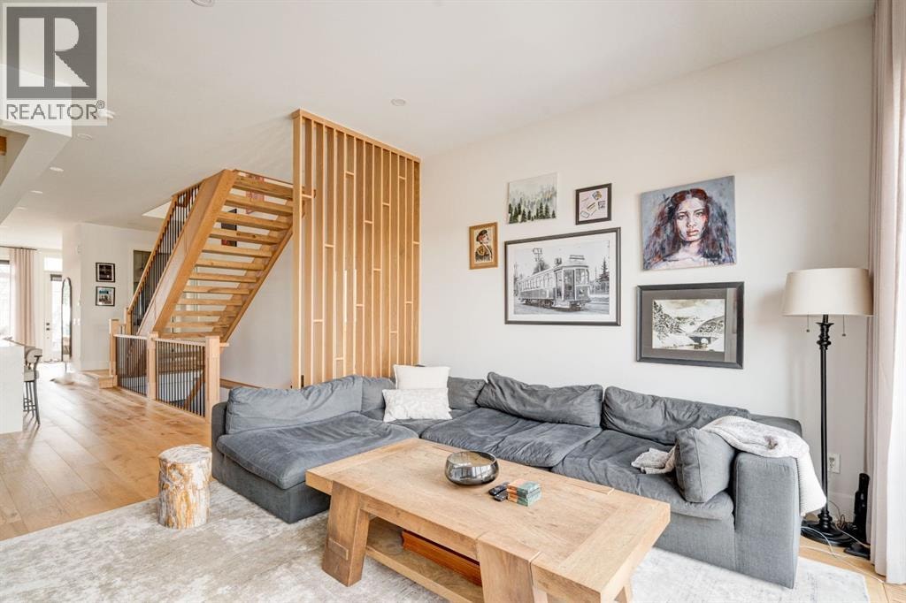 2440 31 Avenue SW — photo 14
