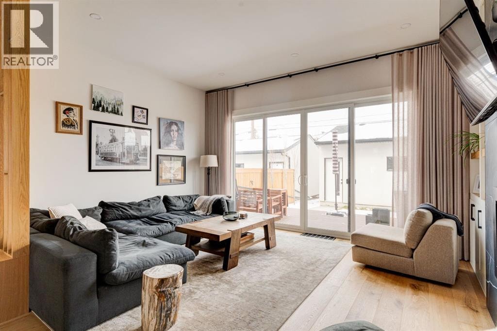 2440 31 Avenue SW — photo 18
