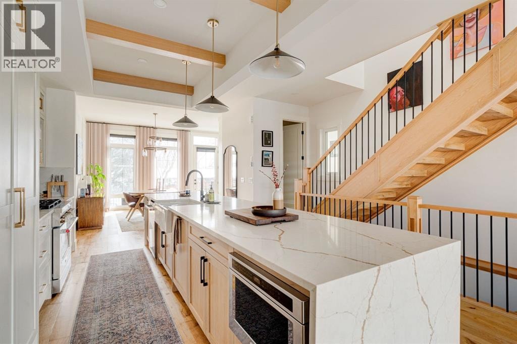 2440 31 Avenue SW — photo 13