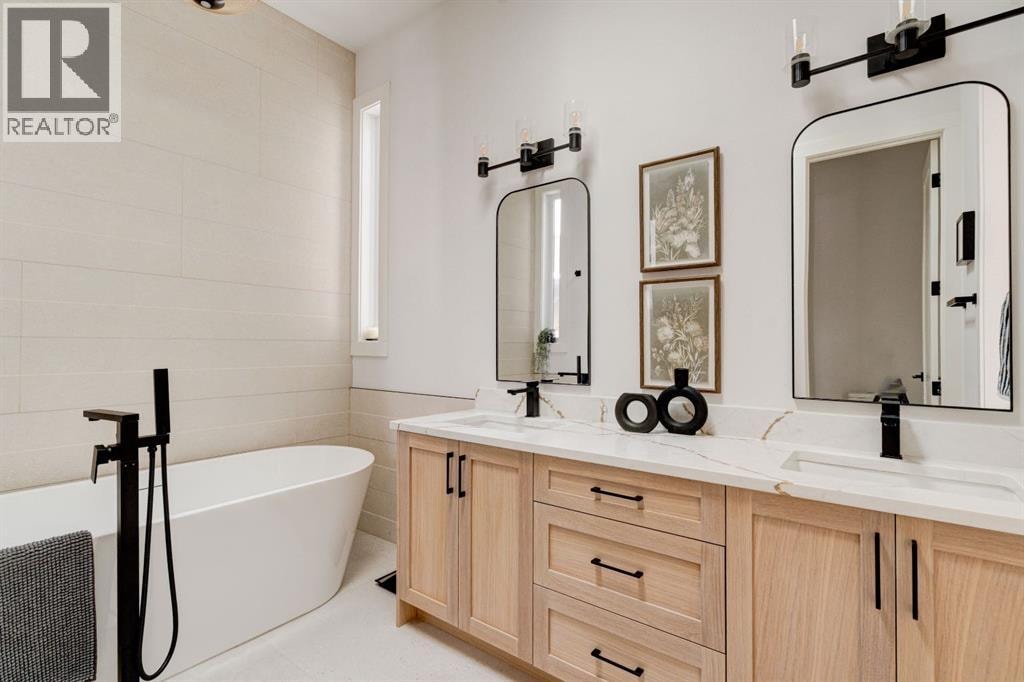 2440 31 Avenue SW — photo 25