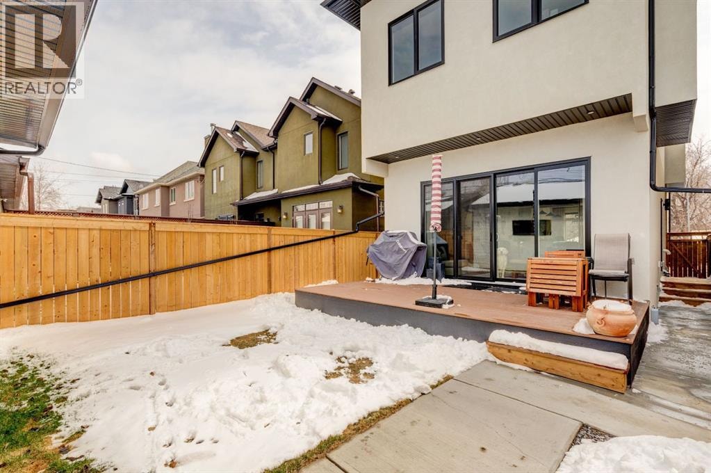 2440 31 Avenue SW — photo 39