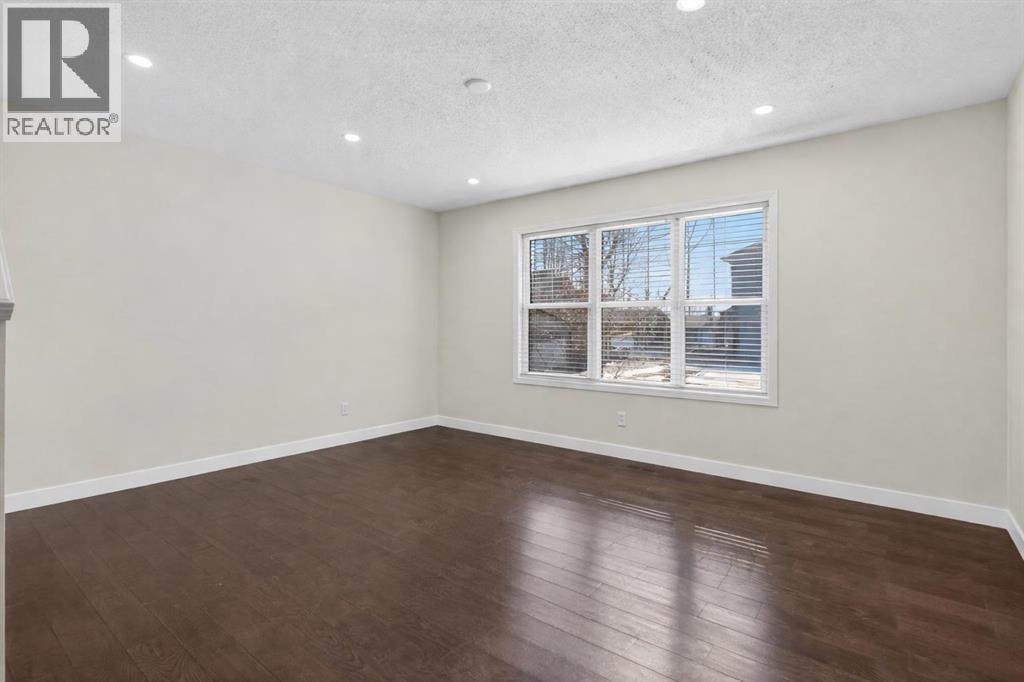 28 Elgin View SE — photo 4