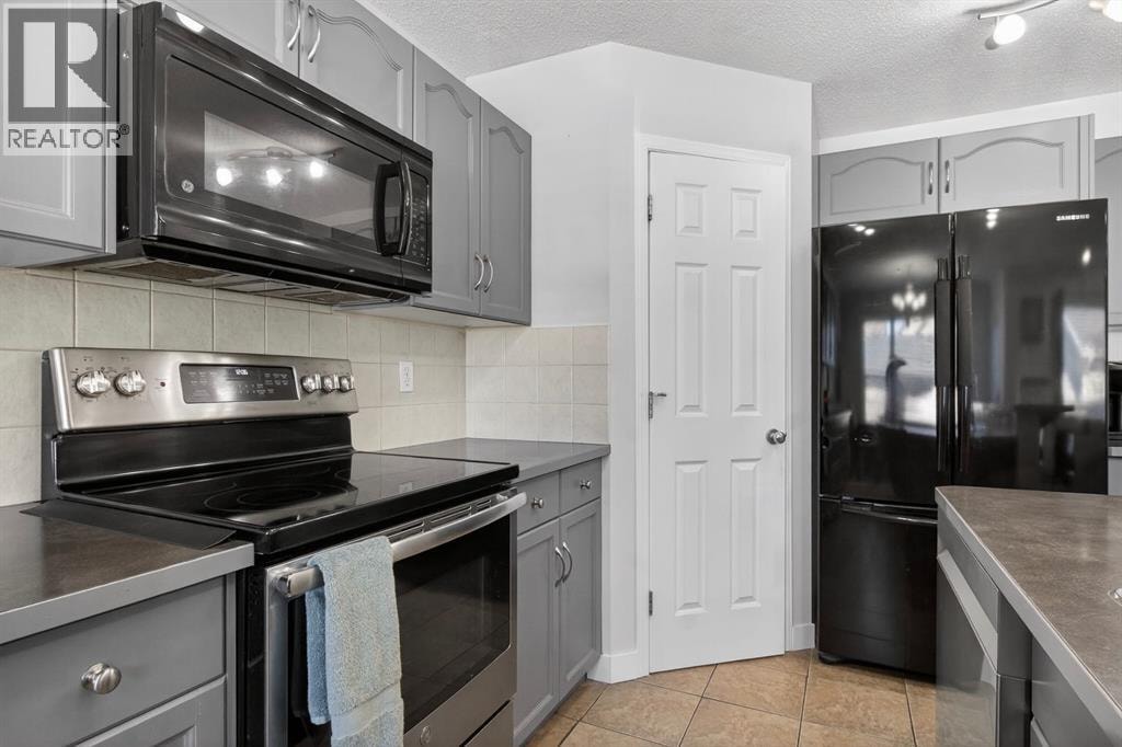 28 Elgin View SE — photo 16