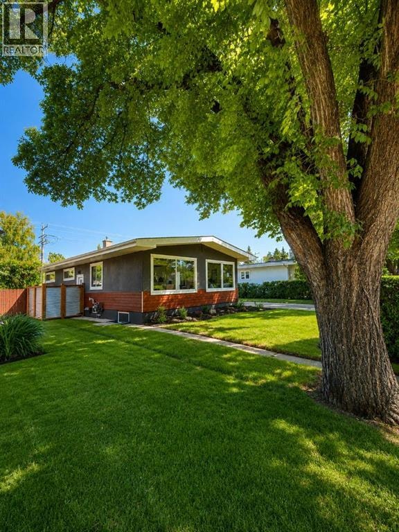 38 Westwood Drive SW — photo 2