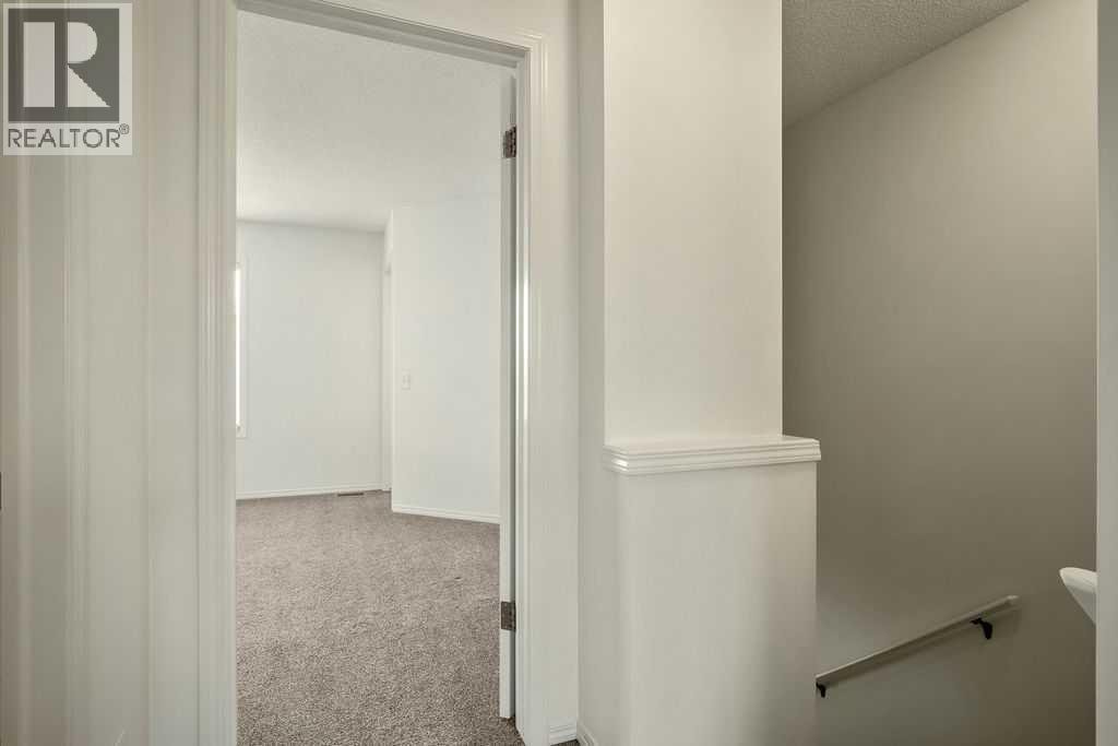 246 Elgin View SE — photo 16