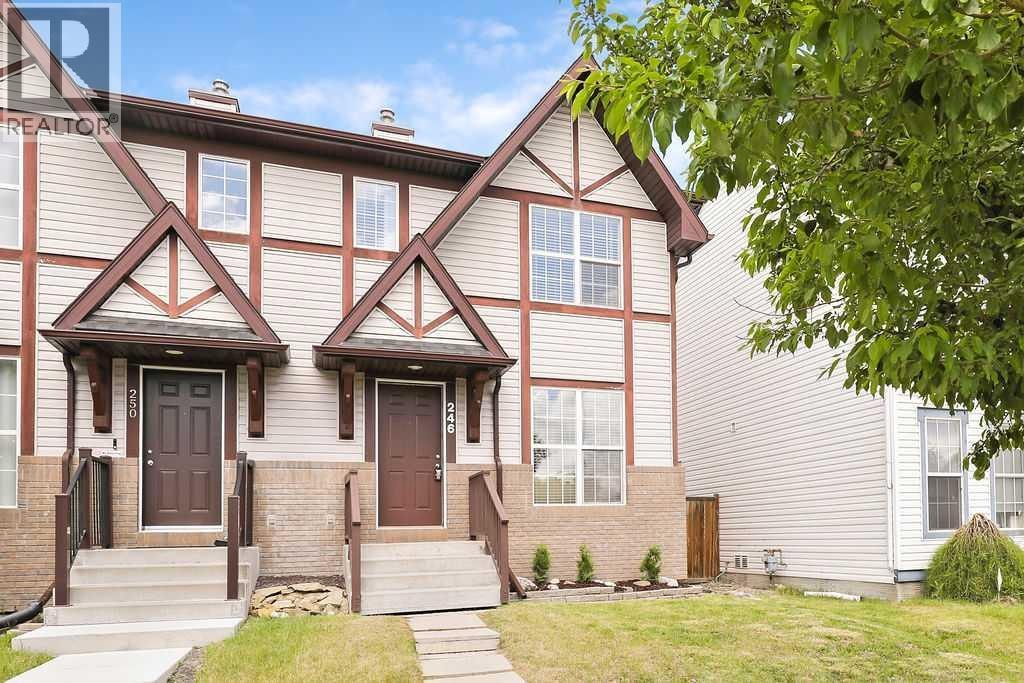 246 Elgin View SE — photo 2