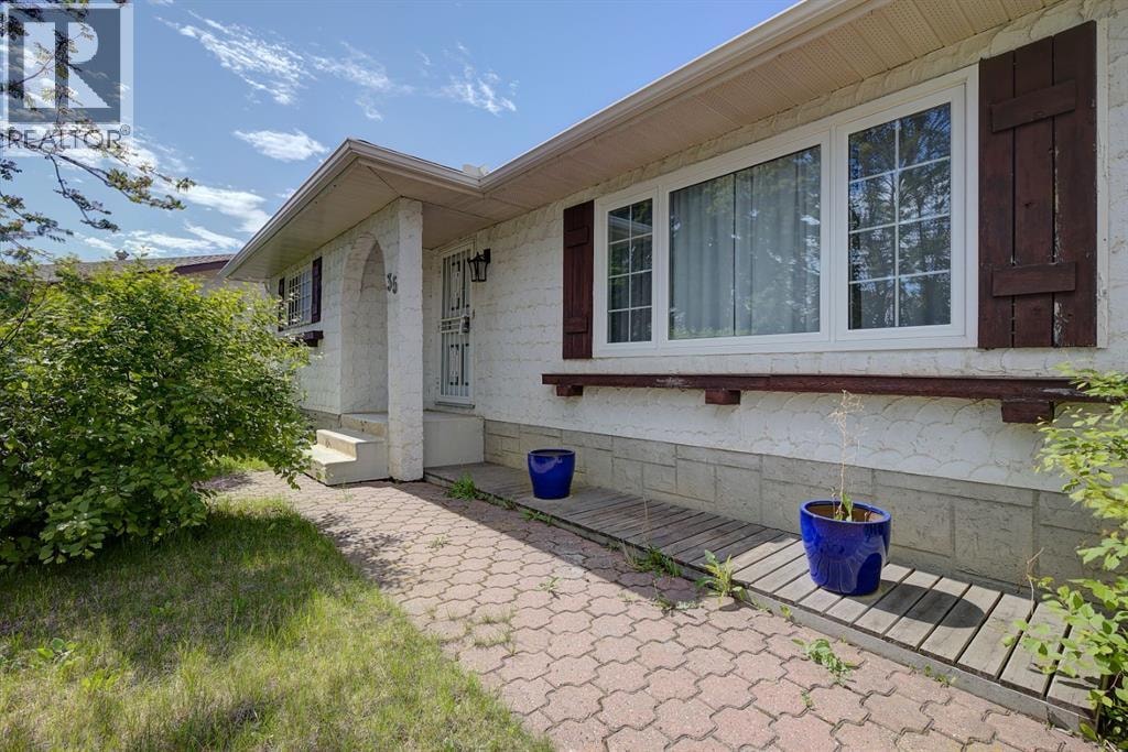 35 Penworth Place SE — photo 8