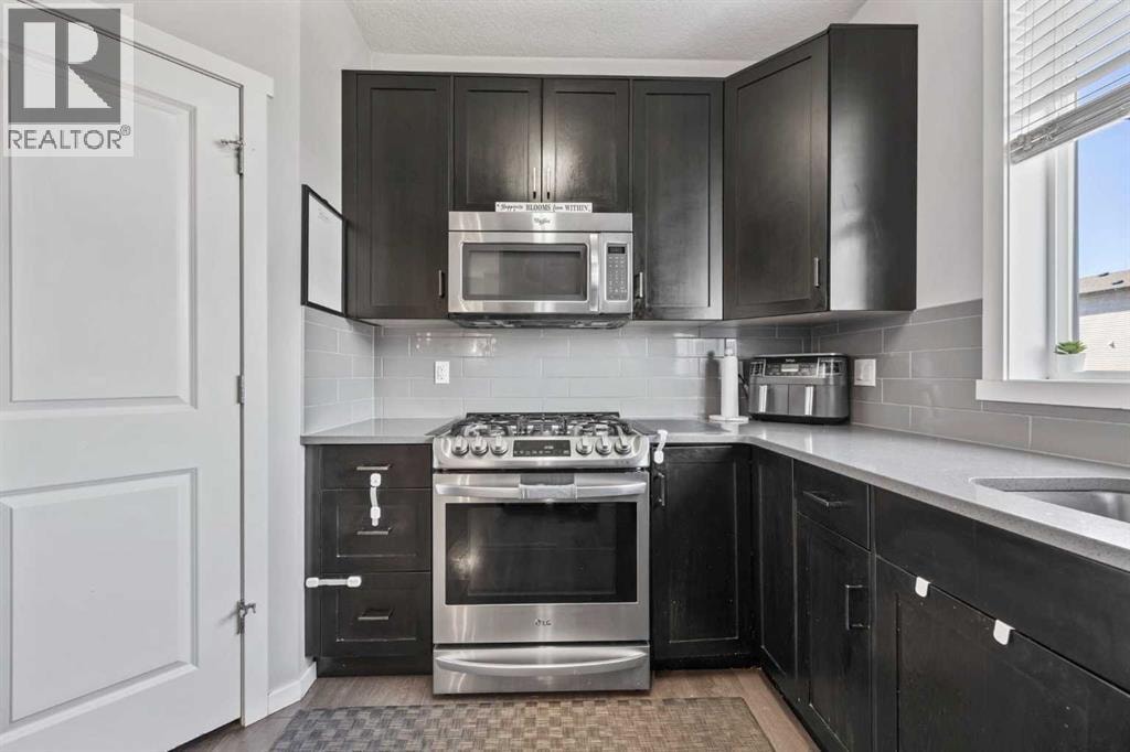 9121 52 Street NE — photo 11