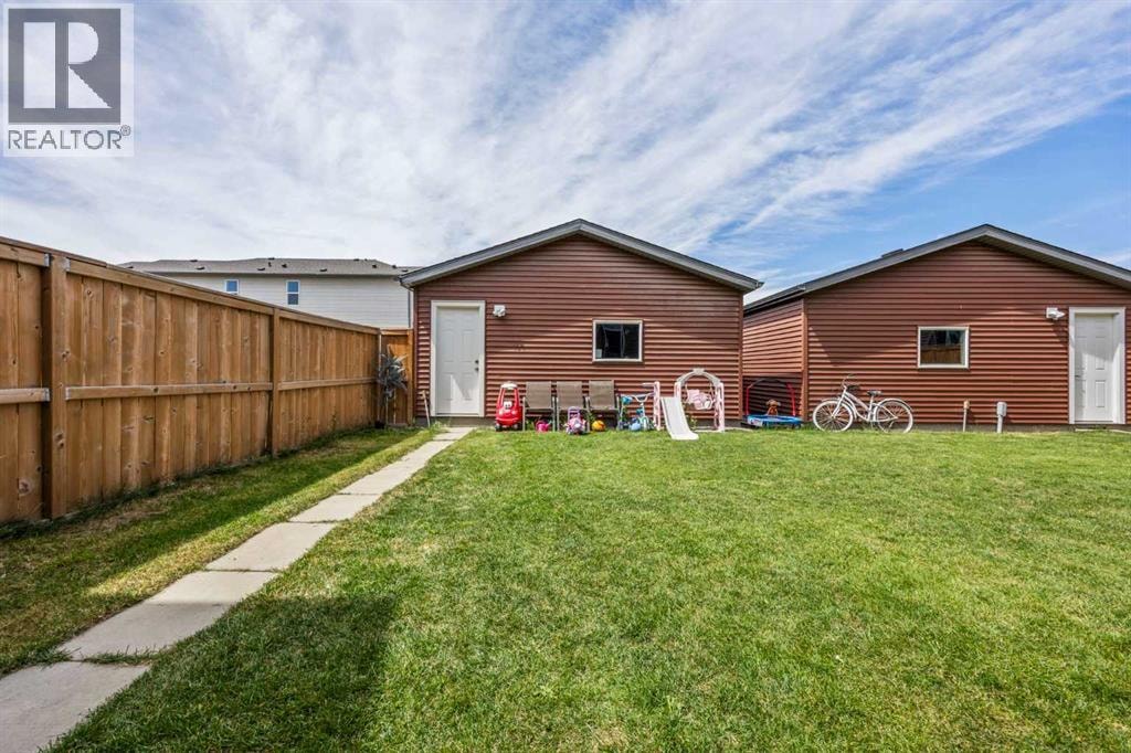 9121 52 Street NE — photo 31