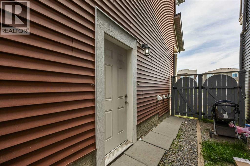 9121 52 Street NE — photo 32