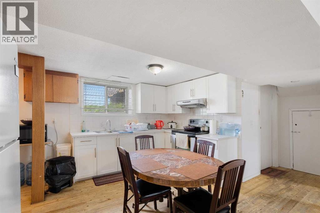 1527 46 Street SE — photo 33