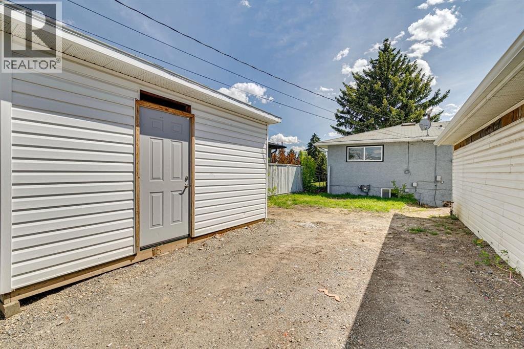 816 Avonlea Place SE — photo 21