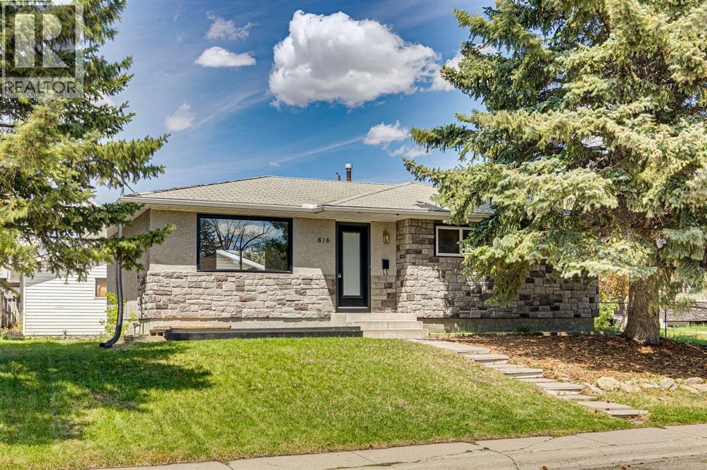 816 Avonlea Place SE — photo 3