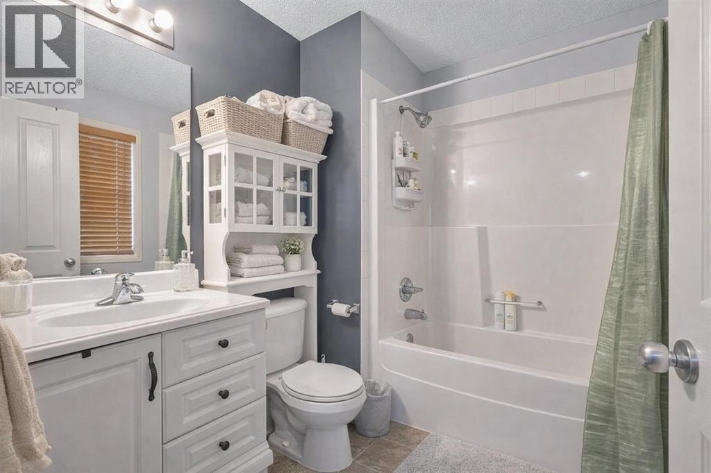 83 Luxstone Crescent SW — photo 10