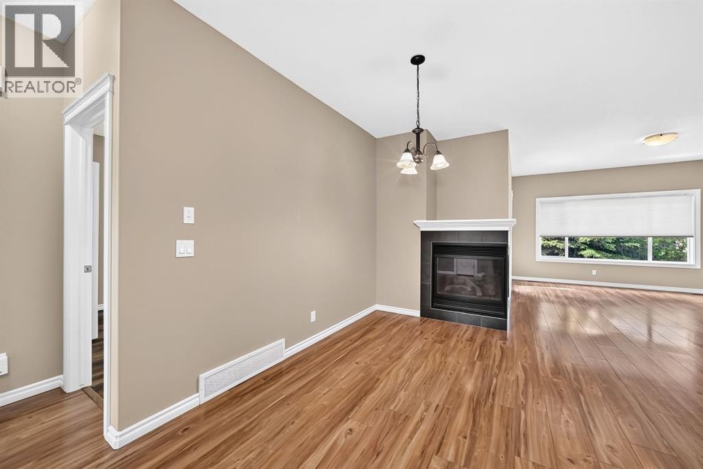 113, 100 Coopers Common SW — photo 8