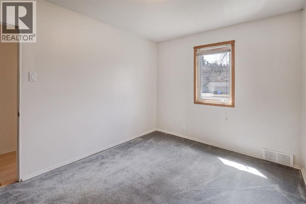 3432 3 Avenue NW — photo 25
