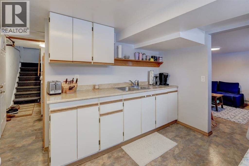 3432 3 Avenue NW — photo 32