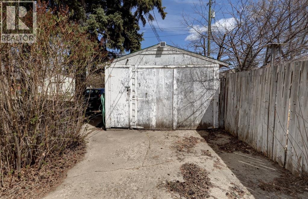 3432 3 Avenue NW — photo 41
