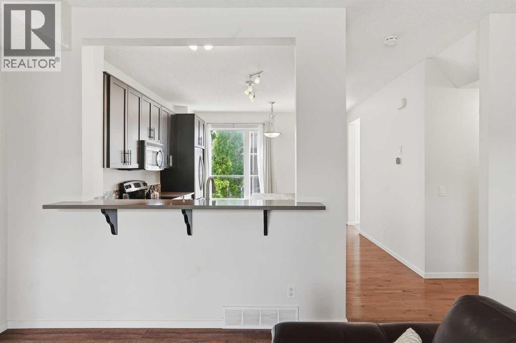 184 Chapalina Square SE — photo 9
