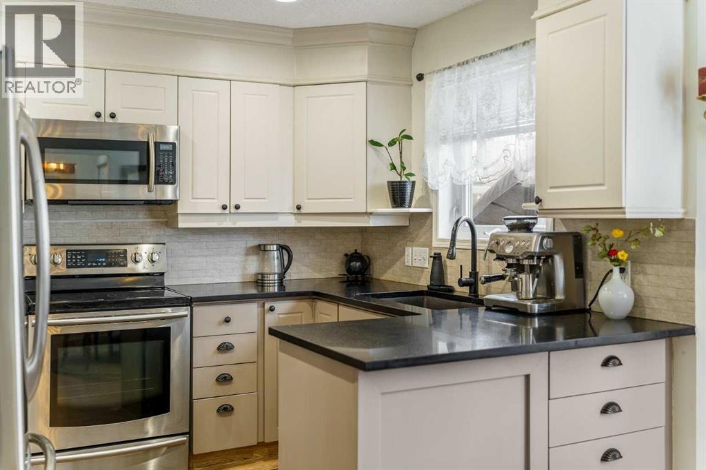 76 Sunlake Gardens SE — photo 12