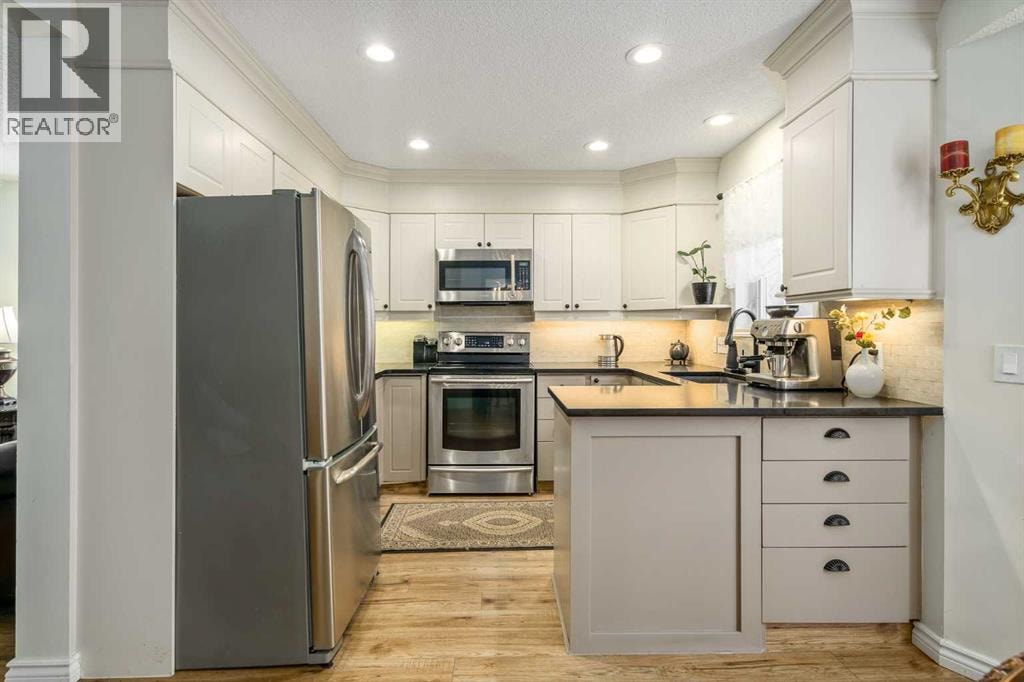 76 Sunlake Gardens SE — photo 11
