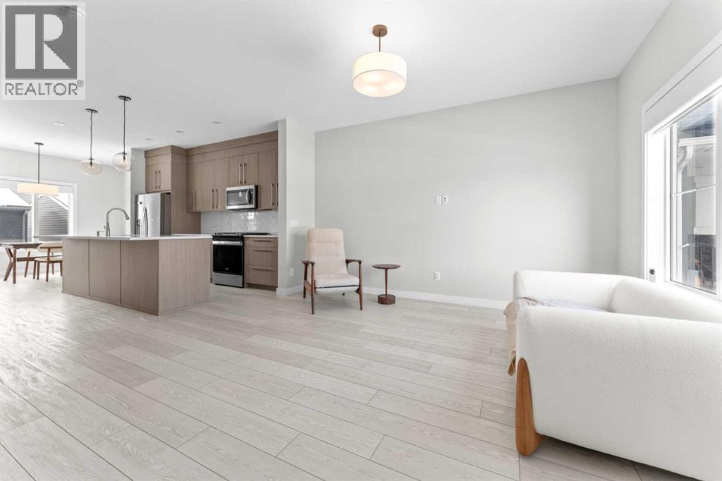 919 Walgrove Boulevard SE — photo 3