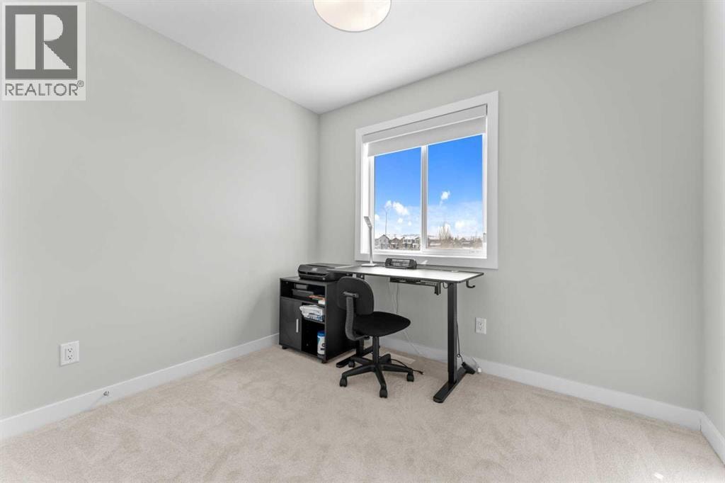 919 Walgrove Boulevard SE — photo 10