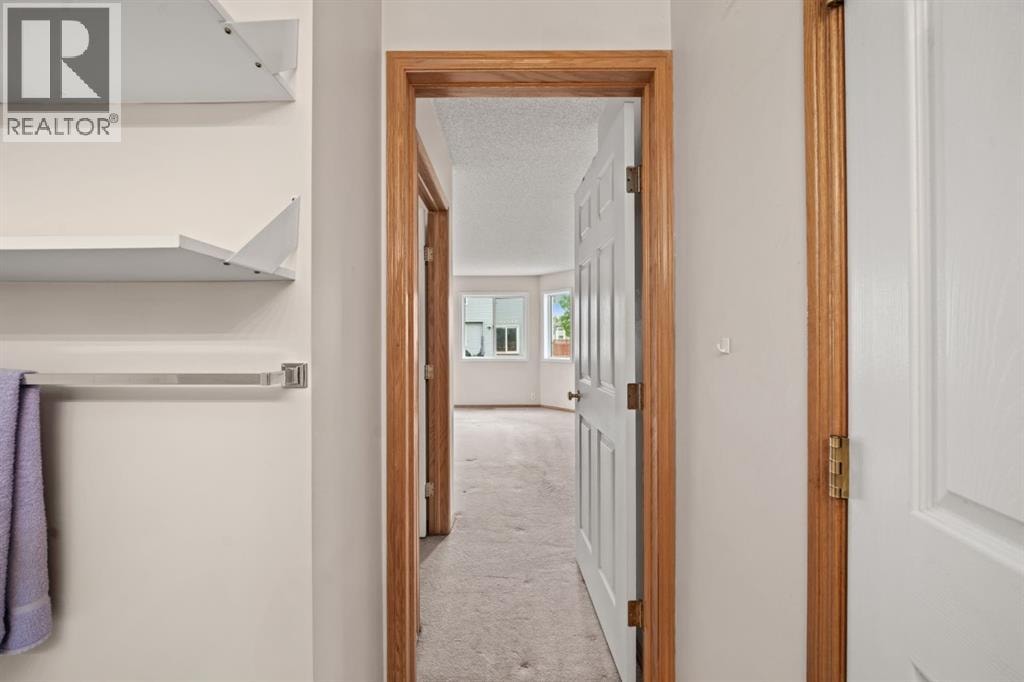 126 Douglas Glen Close SE — photo 17