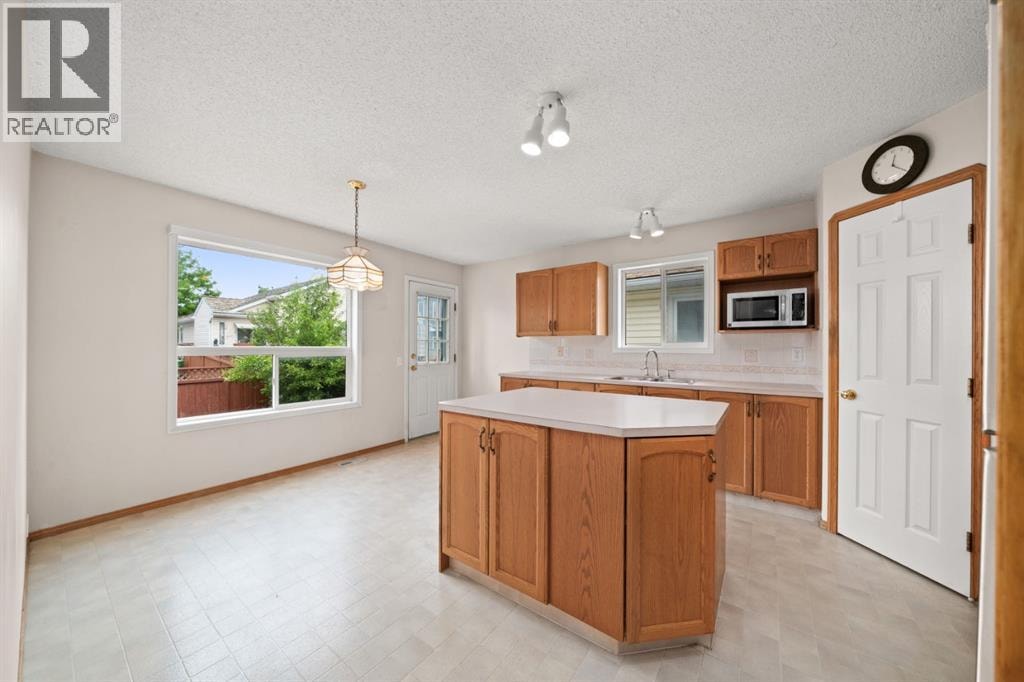 126 Douglas Glen Close SE — photo 9
