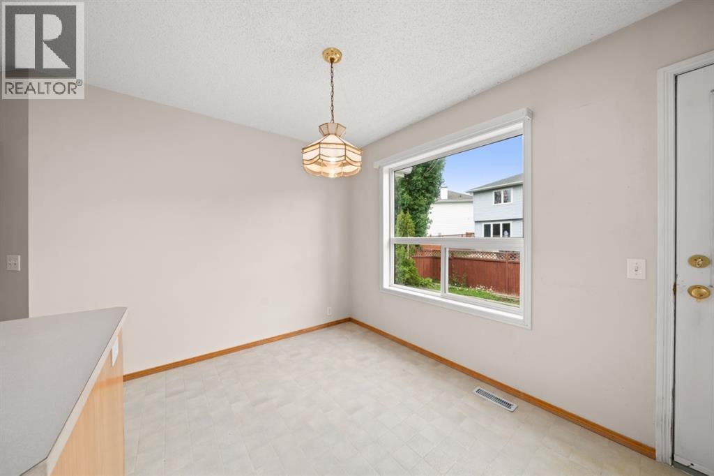 126 Douglas Glen Close SE — photo 12
