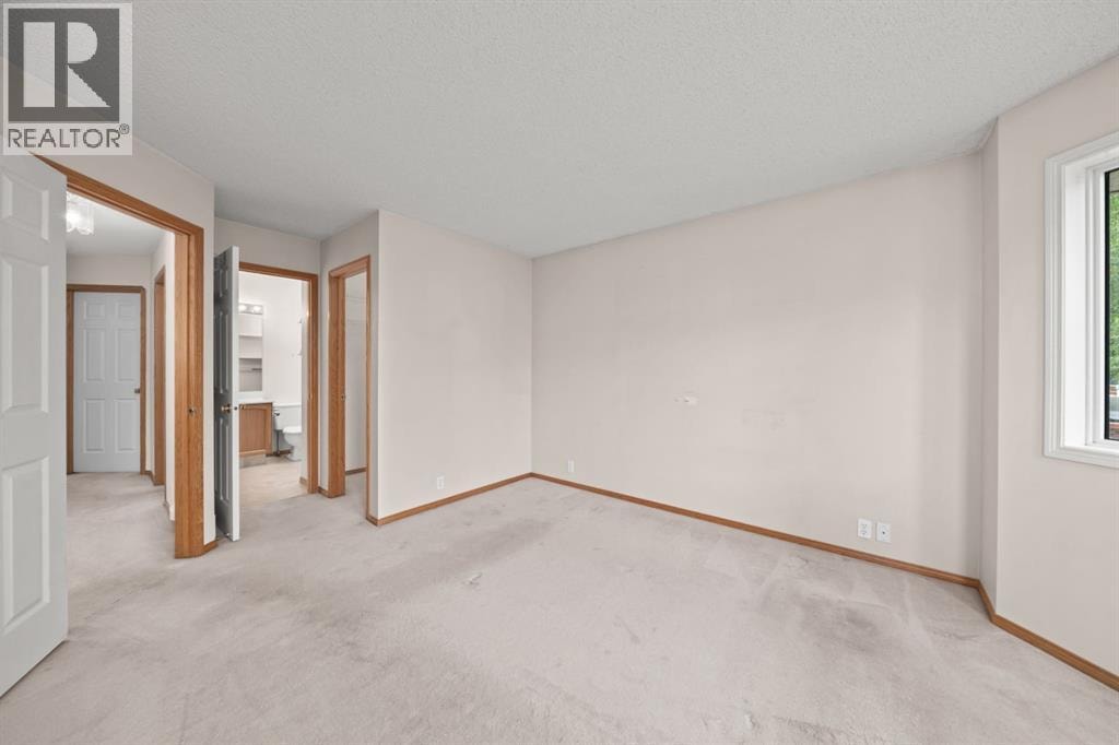 126 Douglas Glen Close SE — photo 15
