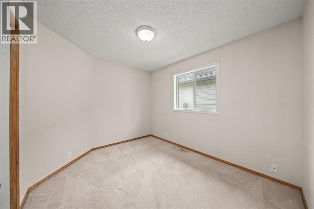126 Douglas Glen Close SE — photo 19