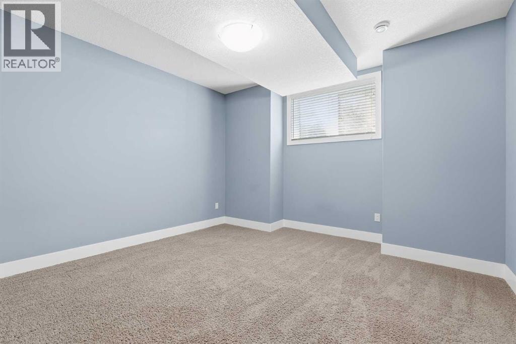 314 30 Avenue NE — photo 31