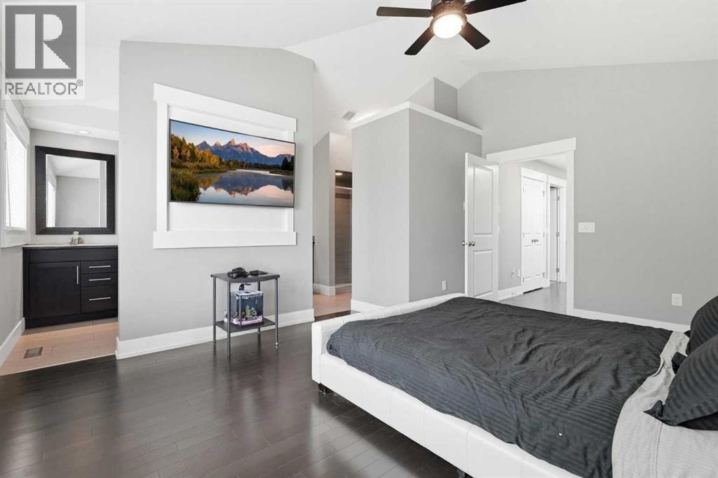 314 30 Avenue NE — photo 17