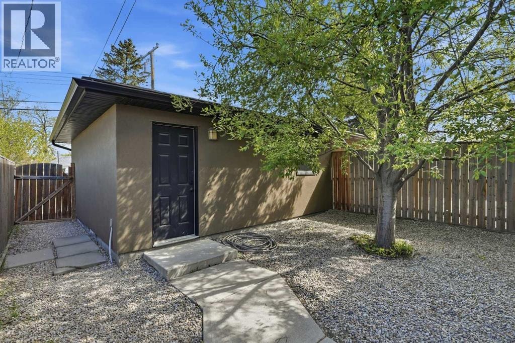 314 30 Avenue NE — photo 37