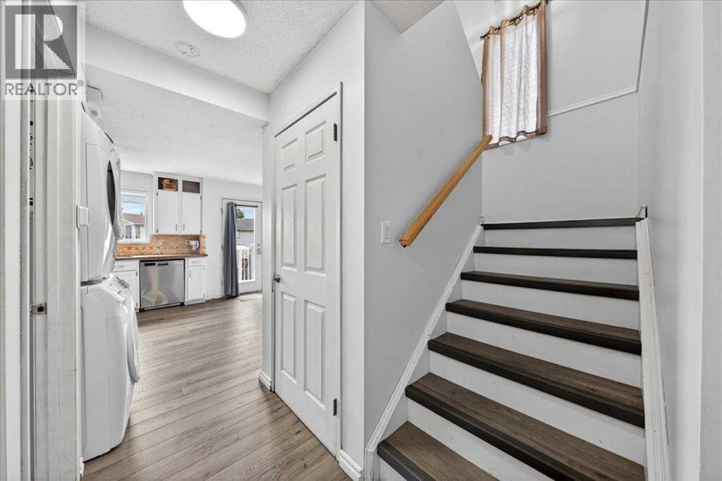 6979 Laguna Way NE — photo 9