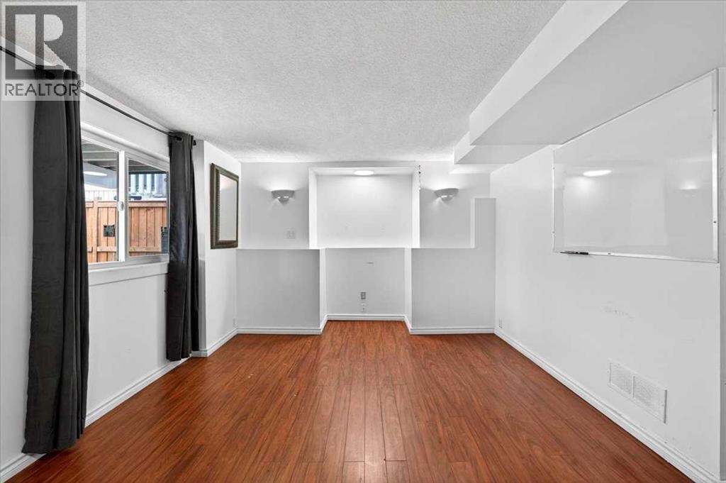 6979 Laguna Way NE — photo 32