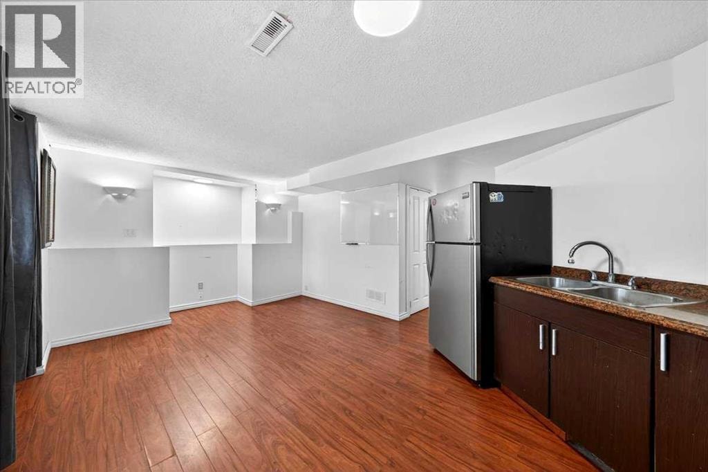 6979 Laguna Way NE — photo 33