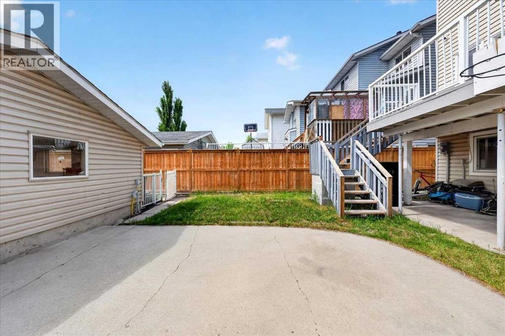 6979 Laguna Way NE — photo 41
