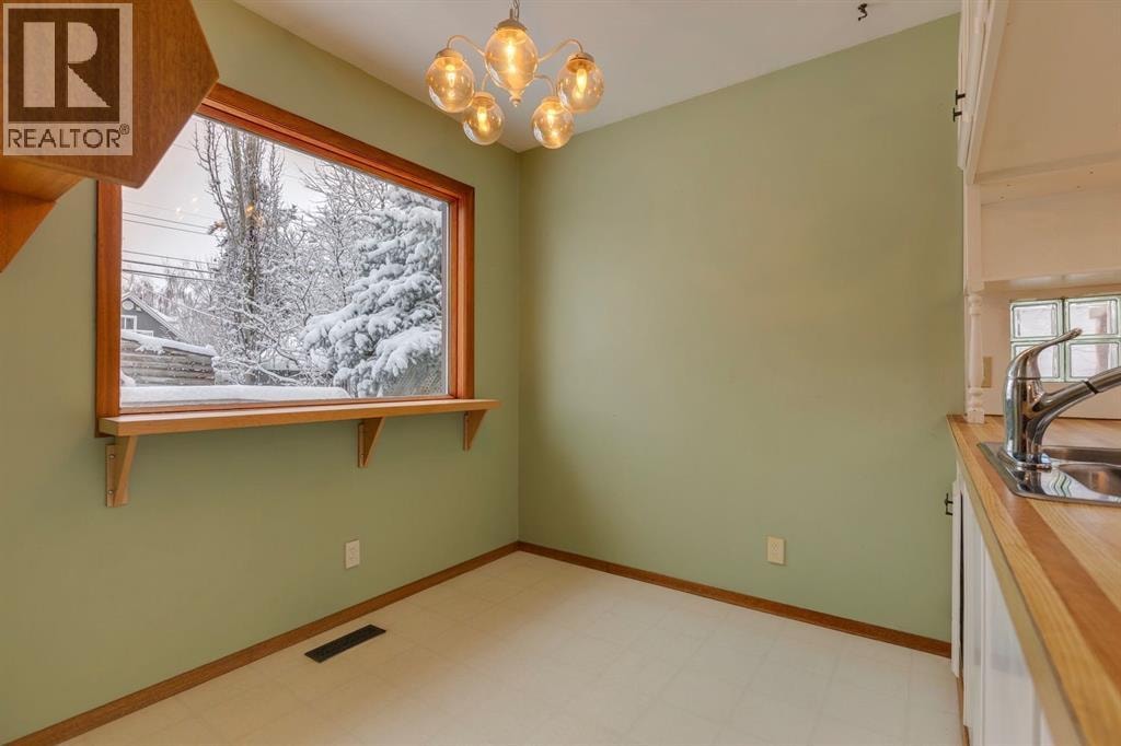 77 Elma Street W — photo 17