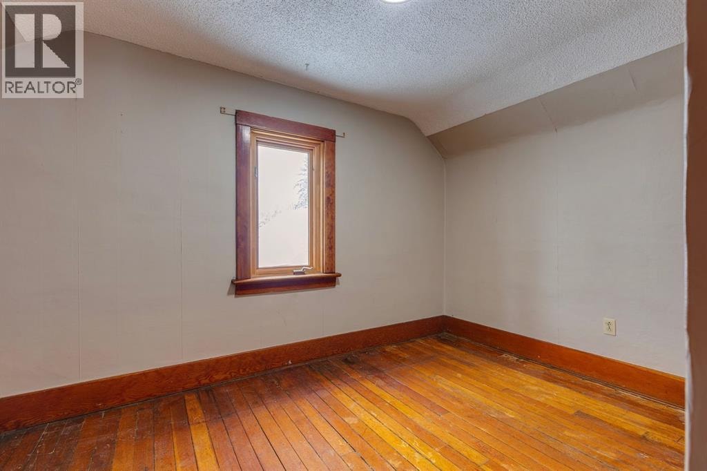 77 Elma Street W — photo 24
