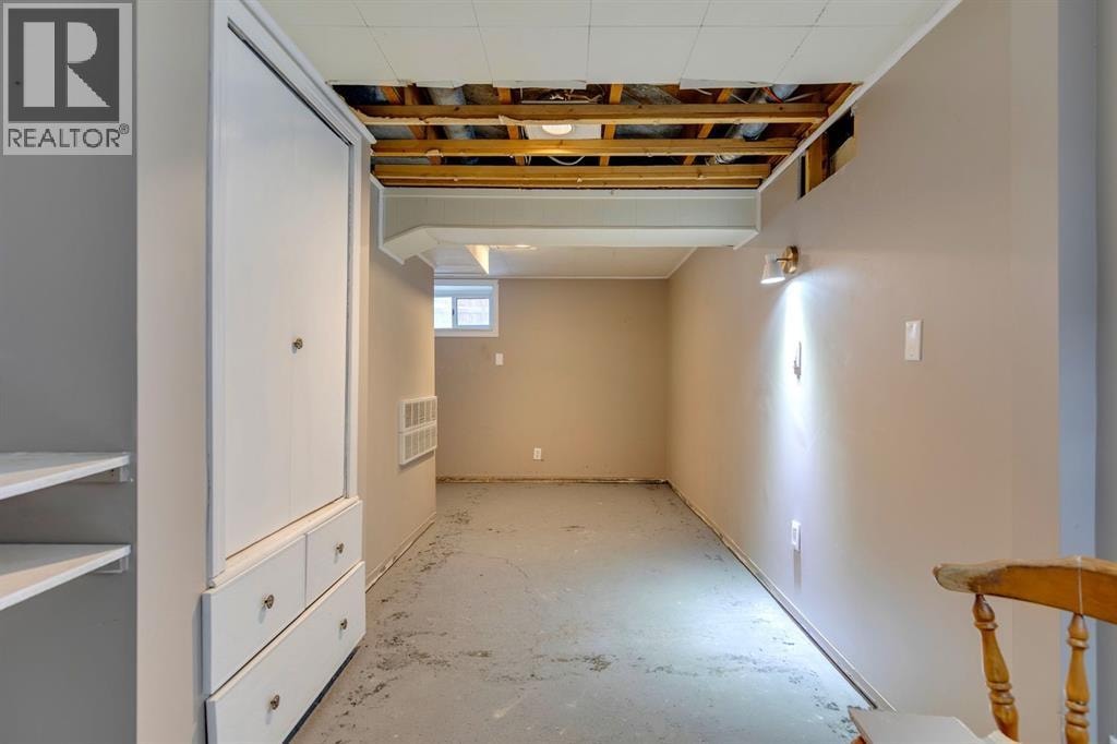 77 Elma Street W — photo 25