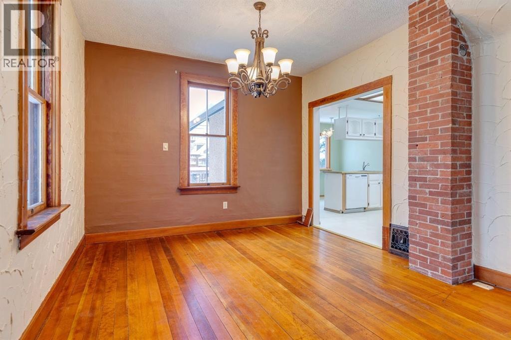 77 Elma Street W — photo 8