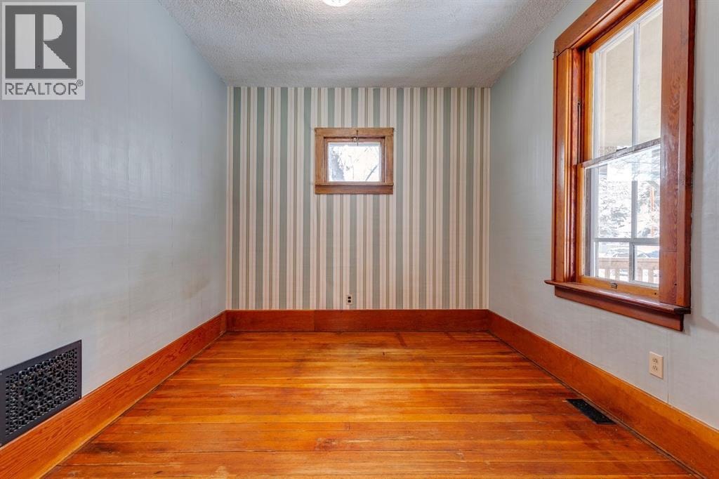 77 Elma Street W — photo 9