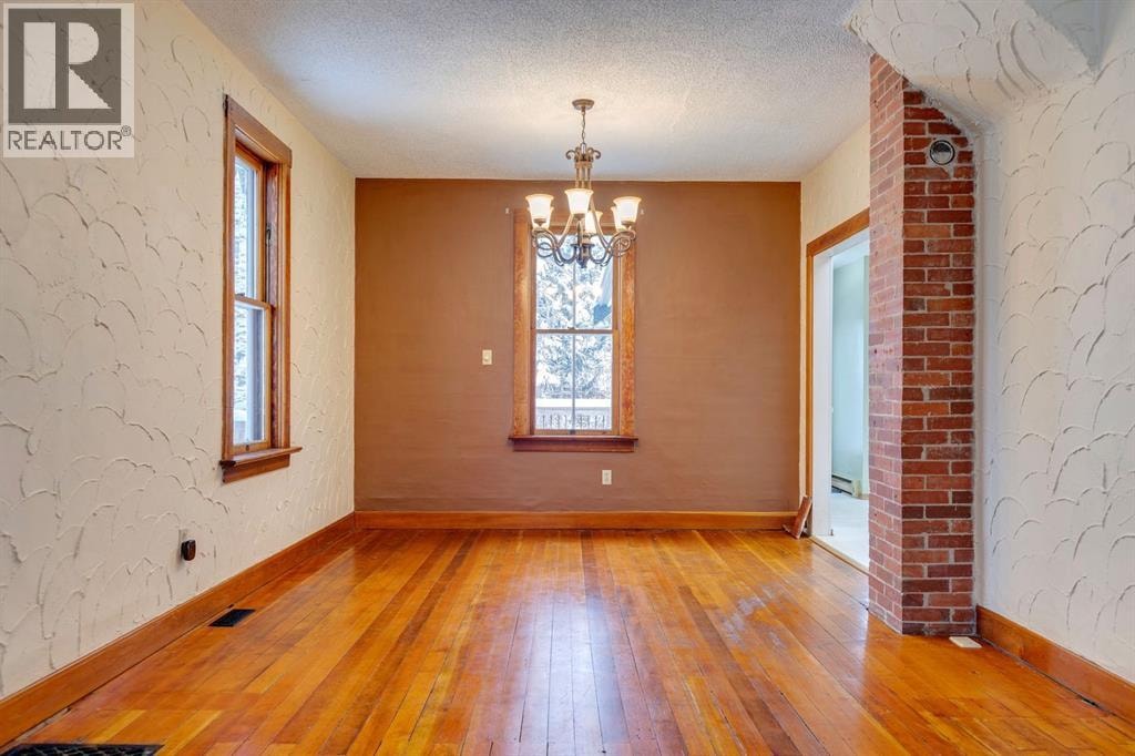 77 Elma Street W — photo 7