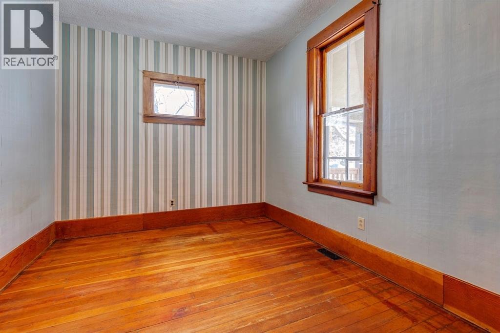 77 Elma Street W — photo 10
