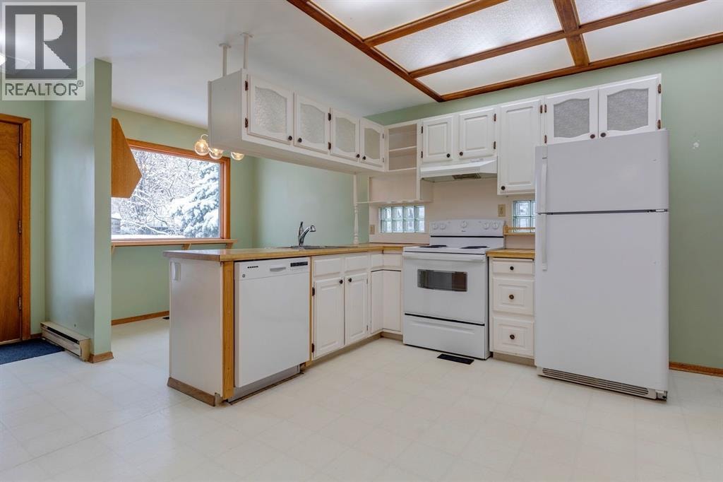 77 Elma Street W — photo 11
