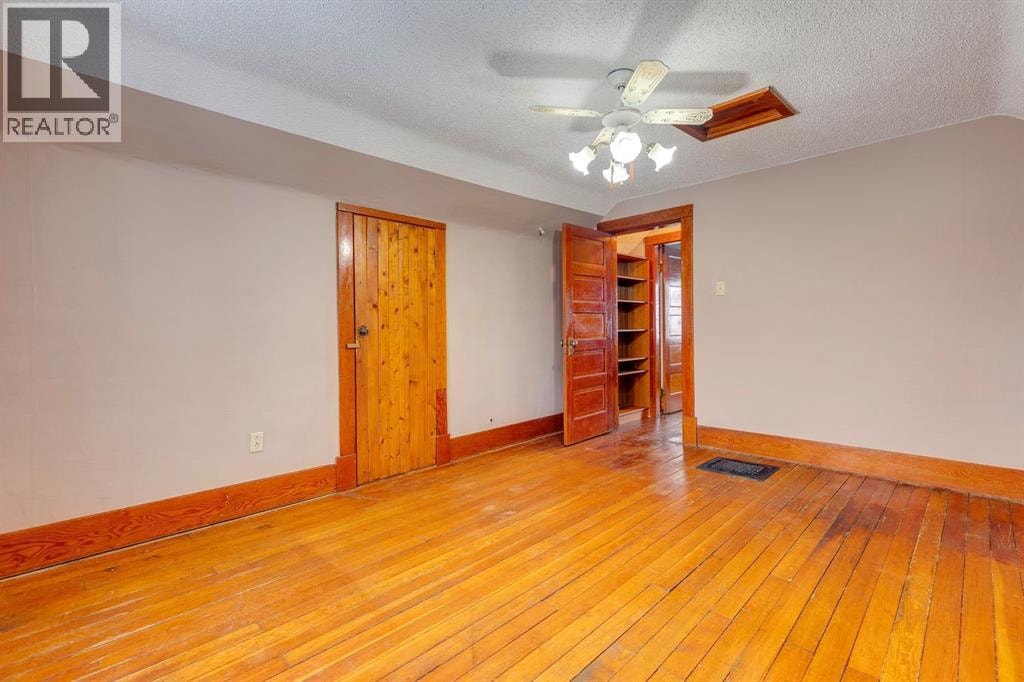 77 Elma Street W — photo 21