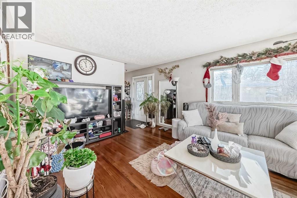 8222 Fairmount Drive SE — photo 17